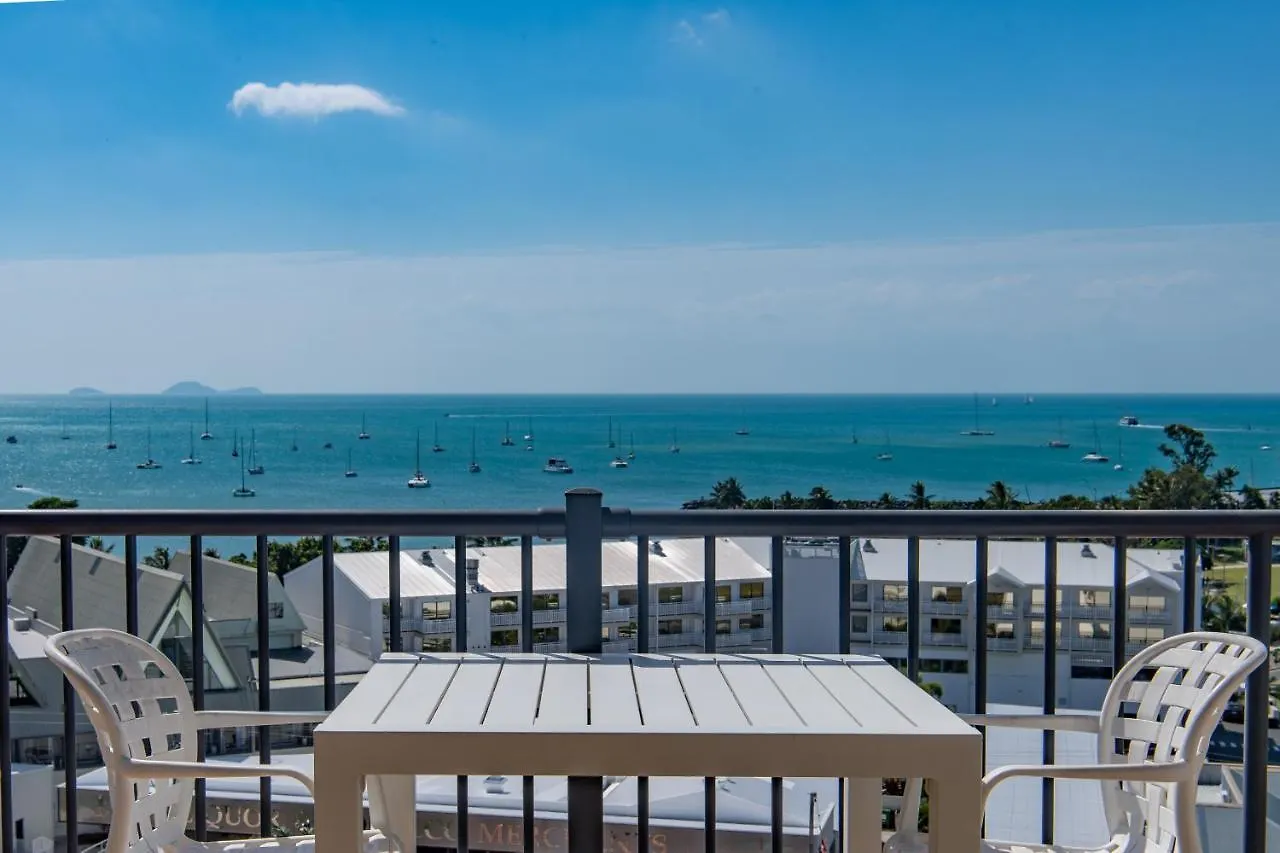 Ocean Views 16 Pool & Spa Wi-Fi Airlie Beach